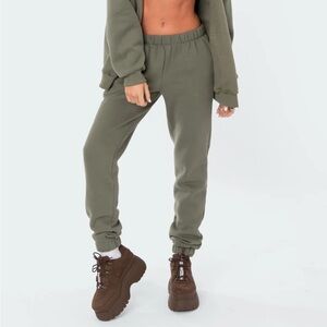 Edikted Joni sweatpants green medium